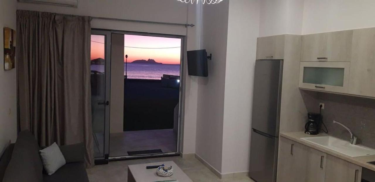 Coral Sea Apartment Коккинос Пиргос Экстерьер фото
