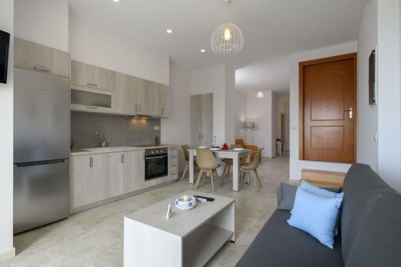 Coral Sea Apartment Коккинос Пиргос Экстерьер фото