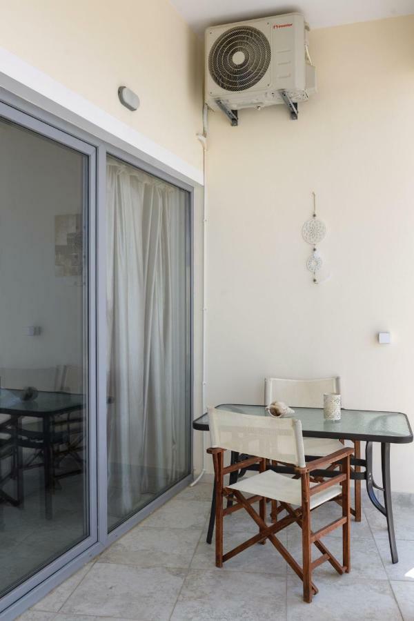 Coral Sea Apartment Коккинос Пиргос Экстерьер фото