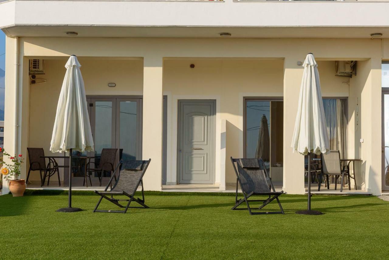 Coral Sea Apartment Коккинос Пиргос Экстерьер фото
